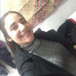 Meet your Posher, Cynthia